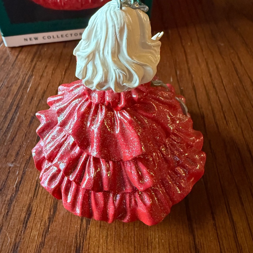 Hallmark 1996 Holiday Barbie Ornament 1988 Holidays Collector Club Red Gown - Picture 4 of 5